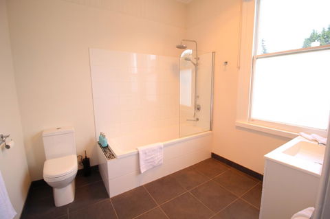 Trinity Hill Apartments - Kawana Tourism 19