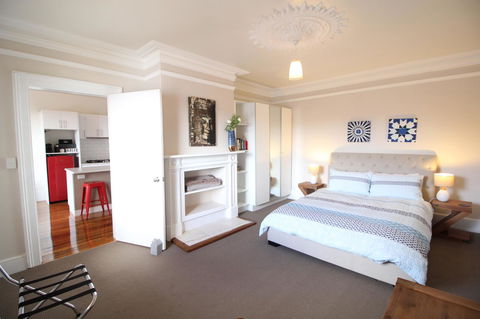 Trinity Hill Apartments - Kawana Tourism 21