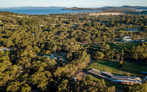 Acton Park Holiday Units - Kawana Tourism 0