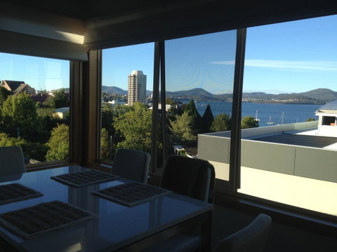 Reflections On The Bay - Kawana Tourism 8