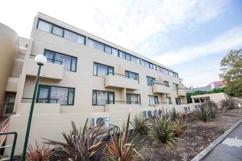 St Ives Apartments - Kawana Tourism 2