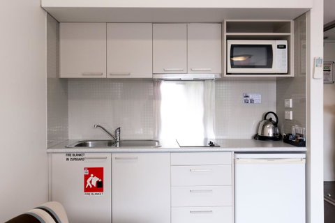 St Ives Apartments - Kawana Tourism 11