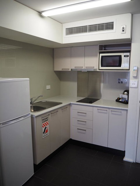 St Ives Apartments - Kawana Tourism 36
