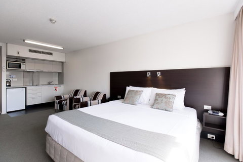 St Ives Apartments - Kawana Tourism 16