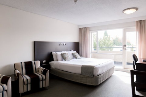 St Ives Apartments - Kawana Tourism 17