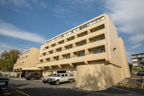 St Ives Apartments - Kawana Tourism 3