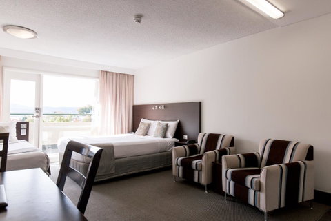 St Ives Apartments - Kawana Tourism 8