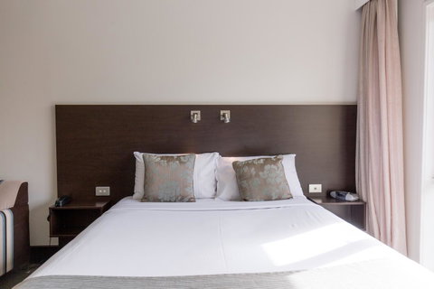 St Ives Apartments - Kawana Tourism 6