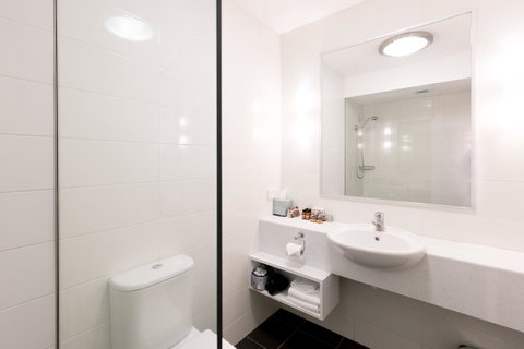 St Ives Apartments - Kawana Tourism 13