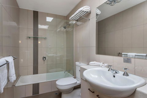 Bay View Villas - Kawana Tourism 34