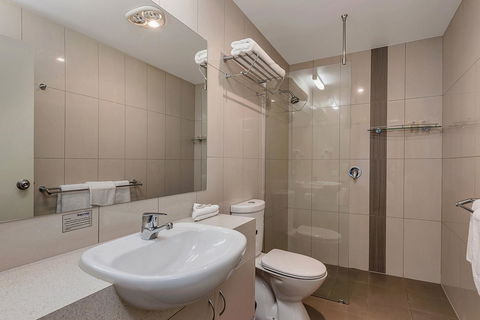 Bay View Villas - Kawana Tourism 17