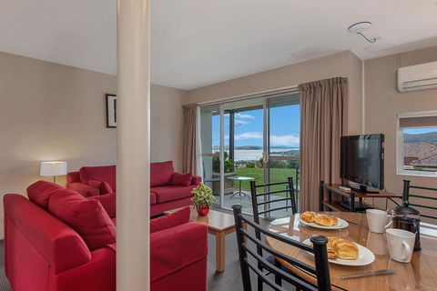 Bay View Villas - Kawana Tourism 38