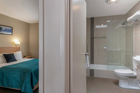 Bay View Villas - Kawana Tourism 26