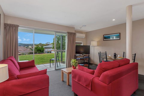 Bay View Villas - Kawana Tourism 39