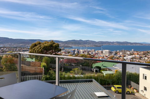 Bay View Villas - Kawana Tourism 15