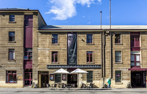 Salamanca Suites - Kawana Tourism 8