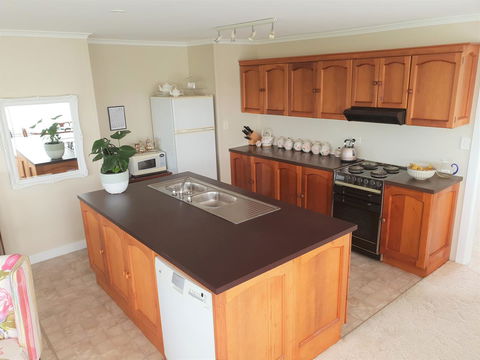 Garden By The Beach - Gateway To The East Coast, Close To Airport - Kawana Tourism 1