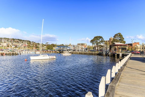 Bellerive Marina View Apartments NO 27 - Kawana Tourism 21