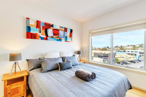 Bellerive Marina View Apartments NO 27 - Kawana Tourism 4