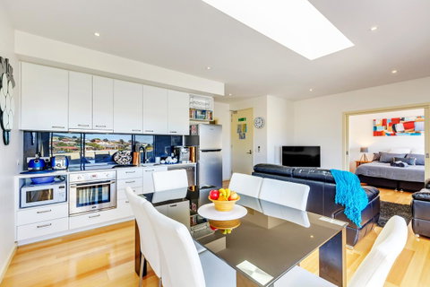 Bellerive Marina View Apartments NO 27 - Kawana Tourism 0
