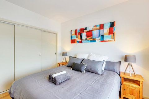 Bellerive Marina View Apartments NO 27 - Kawana Tourism 5