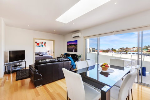 Bellerive Marina View Apartments NO 27 - Kawana Tourism 2