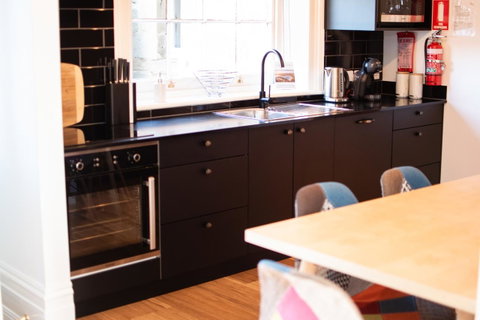 Sanctum Boutique Apartments - Kawana Tourism 27