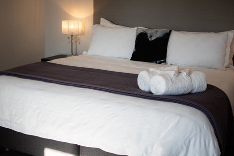 Sanctum Boutique Apartments - Kawana Tourism 40