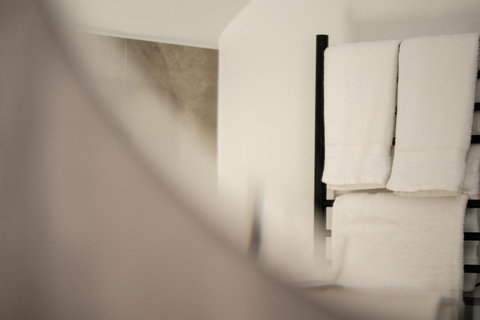 Sanctum Boutique Apartments - Kawana Tourism 20