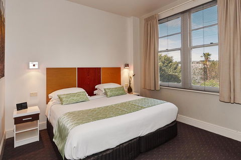 Auldington Hotel - Kawana Tourism 8