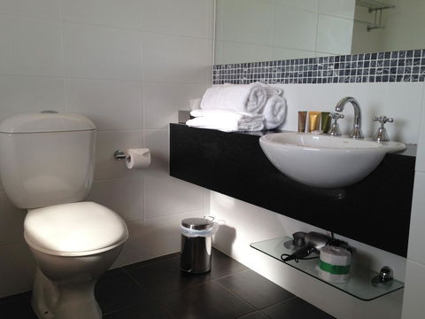 Auldington Hotel - Kawana Tourism 4