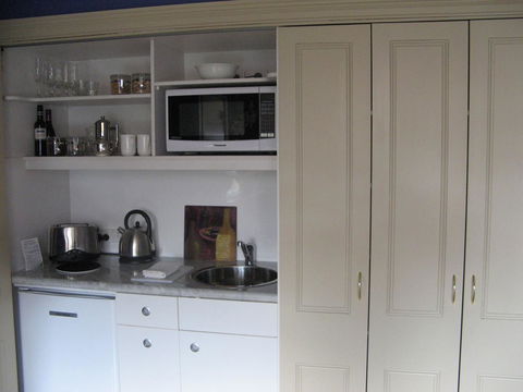 Grande Vue Hotel - Kawana Tourism 5