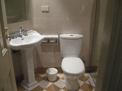 Grande Vue Hotel - Kawana Tourism 6