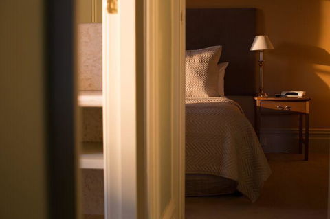 Grande Vue Hotel - Kawana Tourism 13