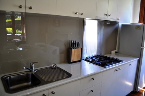 Belton Apartments-Hedge Cottage - Kawana Tourism 18