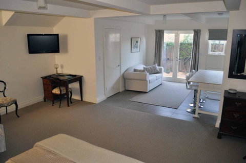 Belton Apartments-Hedge Cottage - Kawana Tourism 31