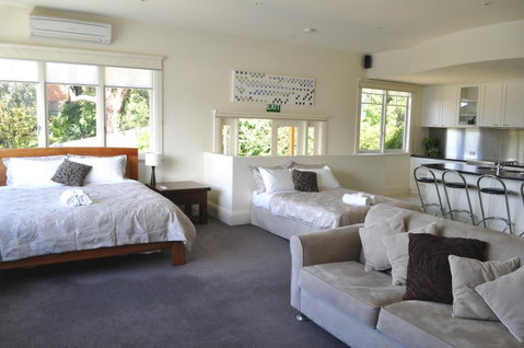 Belton Apartments-Hedge Cottage - Kawana Tourism 30