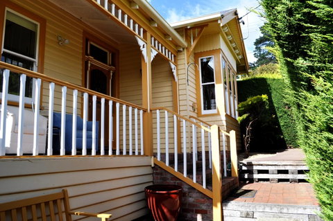 Belton Apartments-Hedge Cottage - Kawana Tourism 3