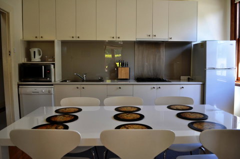 Belton Apartments-Hedge Cottage - Kawana Tourism 12