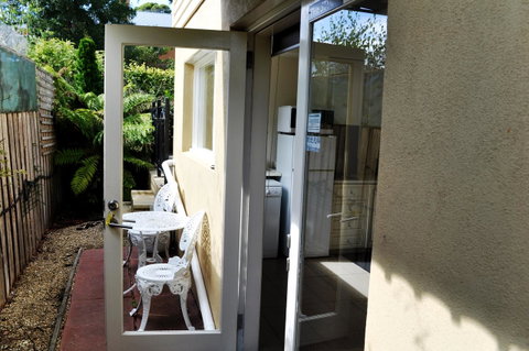Belton Apartments-Hedge Cottage - Kawana Tourism 7