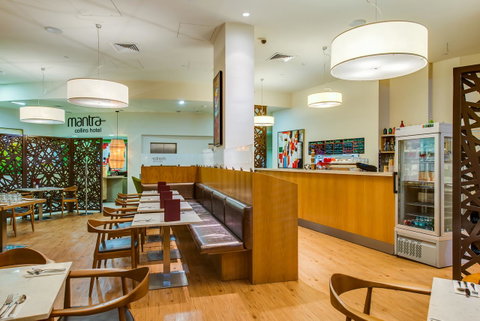 Mantra Collins Hotel - Kawana Tourism 9