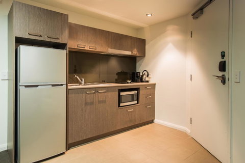 Mantra Collins Hotel - Kawana Tourism 32