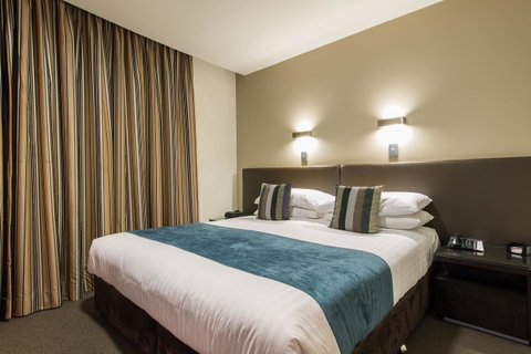 Mantra Collins Hotel - Kawana Tourism 41