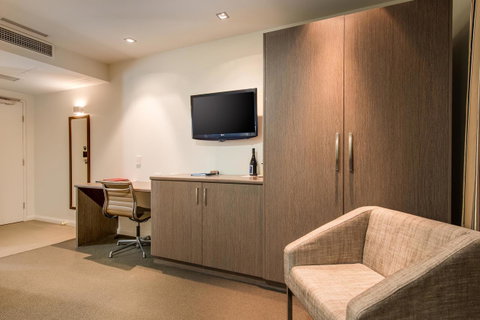 Mantra Collins Hotel - Kawana Tourism 42