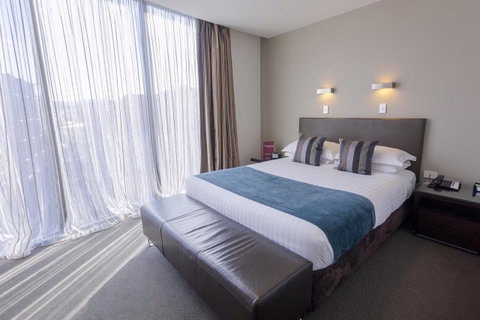 Mantra Collins Hotel - Kawana Tourism 13