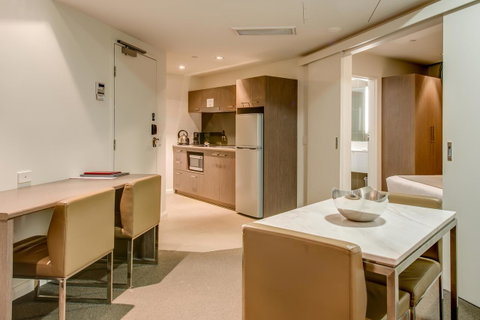 Mantra Collins Hotel - Kawana Tourism 18