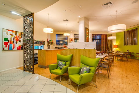 Mantra Collins Hotel - Kawana Tourism 10
