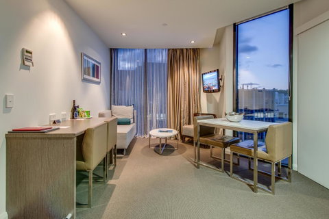 Mantra Collins Hotel - Kawana Tourism 29