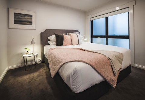 Russell House - Kawana Tourism 8