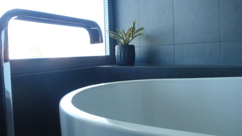 Quarry House Luxury Retreat - Kawana Tourism 16